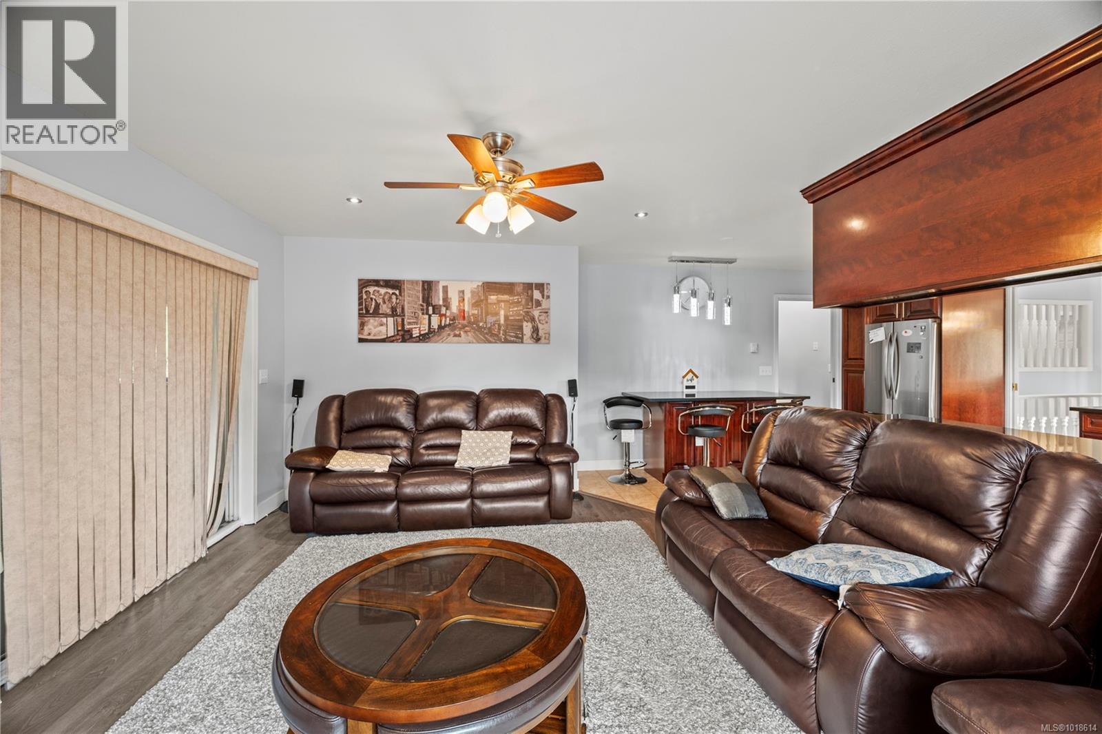 Single Family House Westcoast for Sale in  Viewmont Ave Saanich 