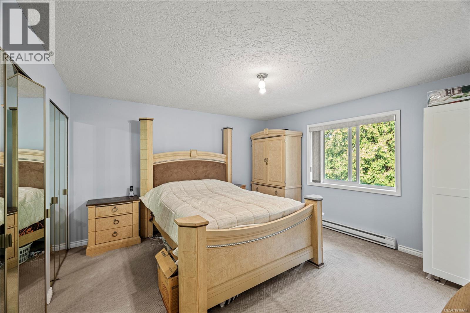 Single Family House Westcoast for Sale in  Viewmont Ave Saanich 