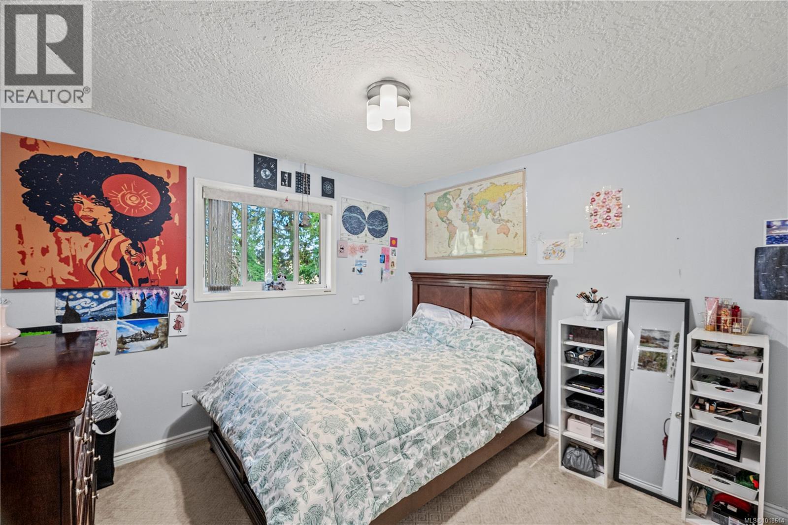 Single Family House Westcoast for Sale in  Viewmont Ave Saanich 