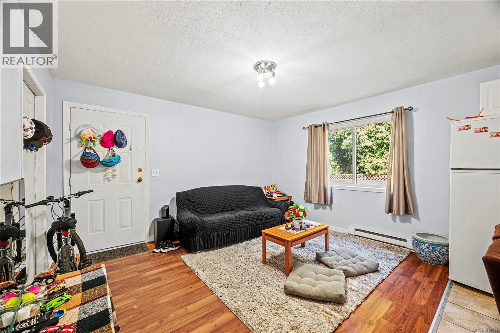 Single Family House Westcoast for Sale in  Viewmont Ave Saanich 