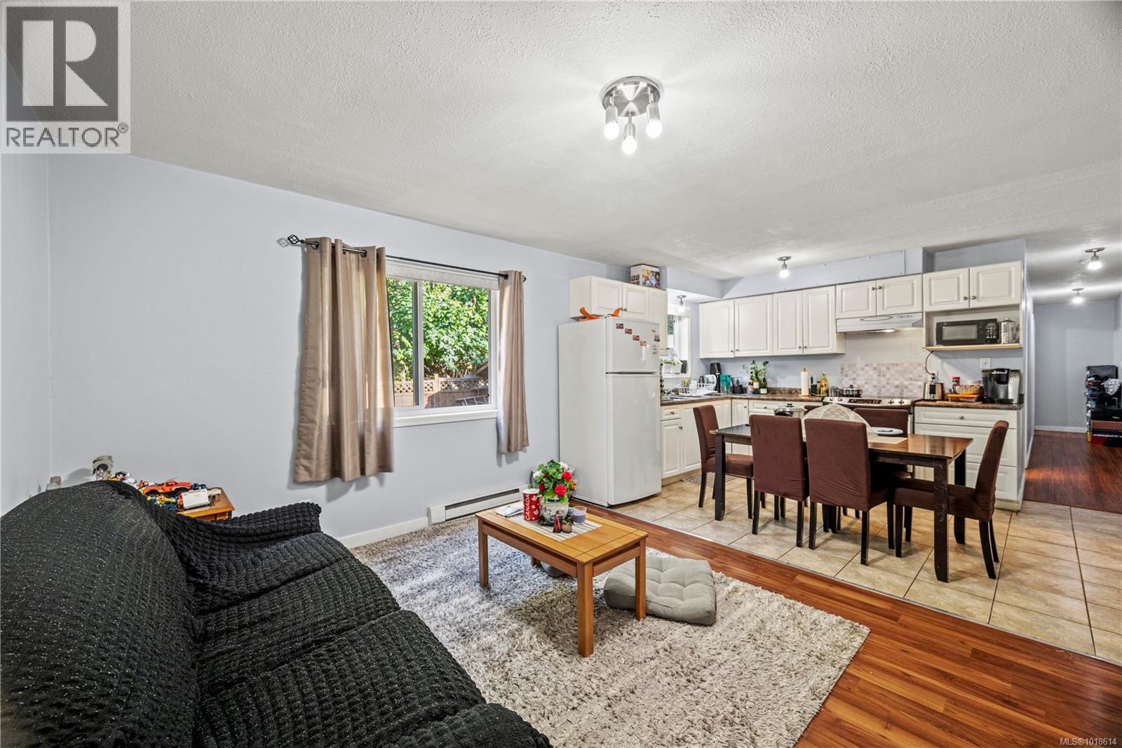 Single Family House Westcoast for Sale in  Viewmont Ave Saanich 