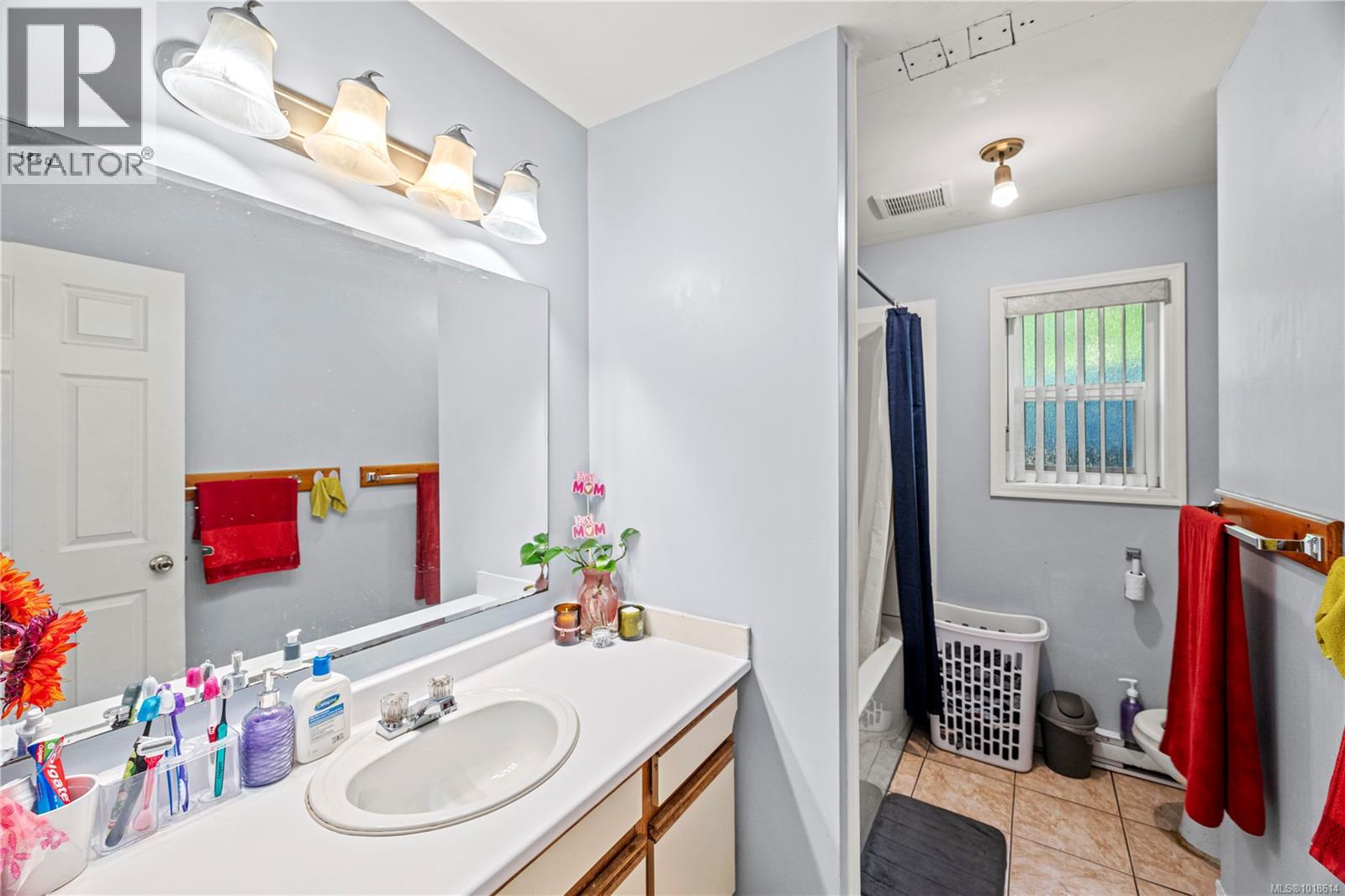 Single Family House Westcoast for Sale in  Viewmont Ave Saanich 