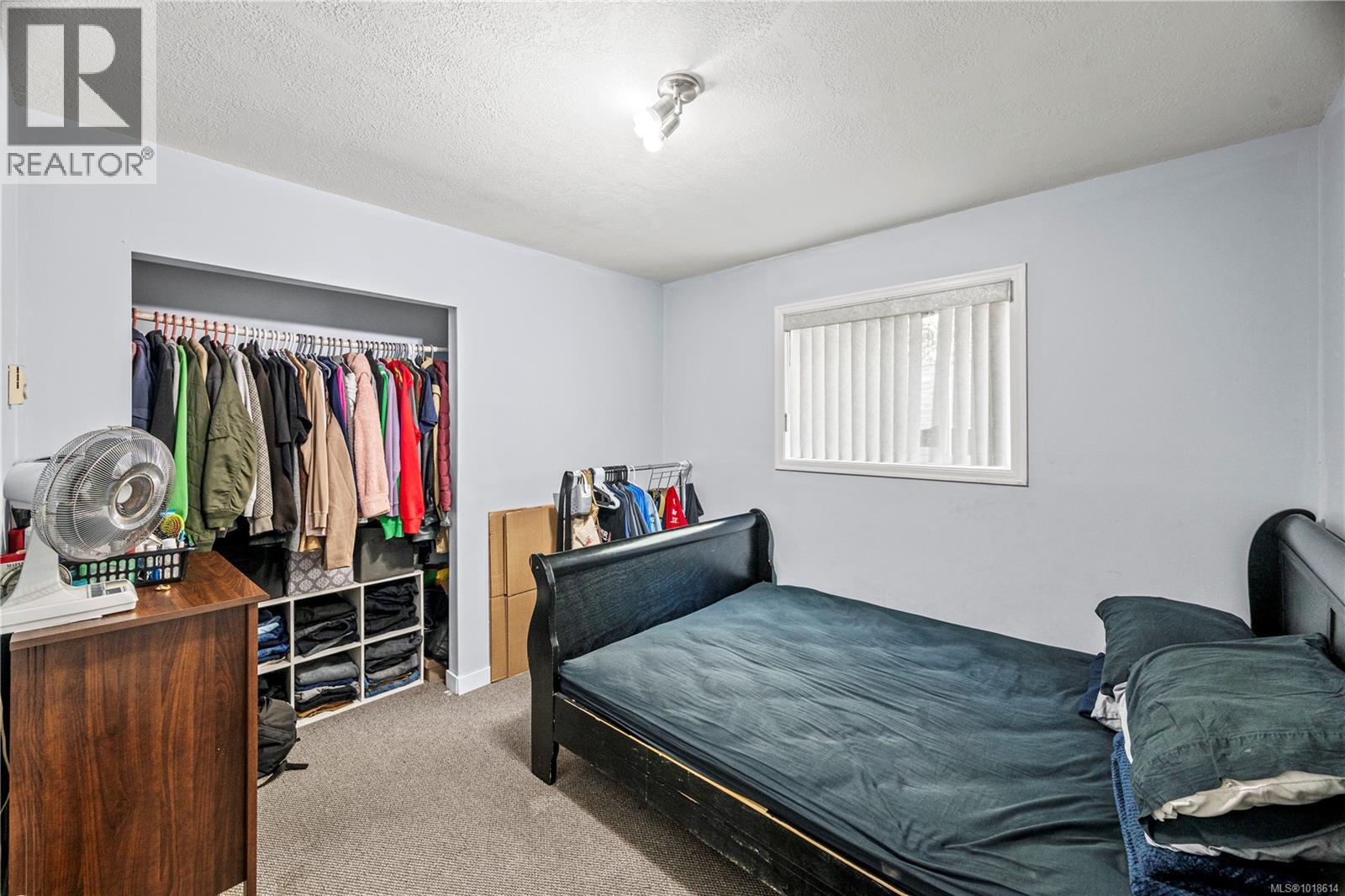 Single Family House Westcoast for Sale in  Viewmont Ave Saanich 