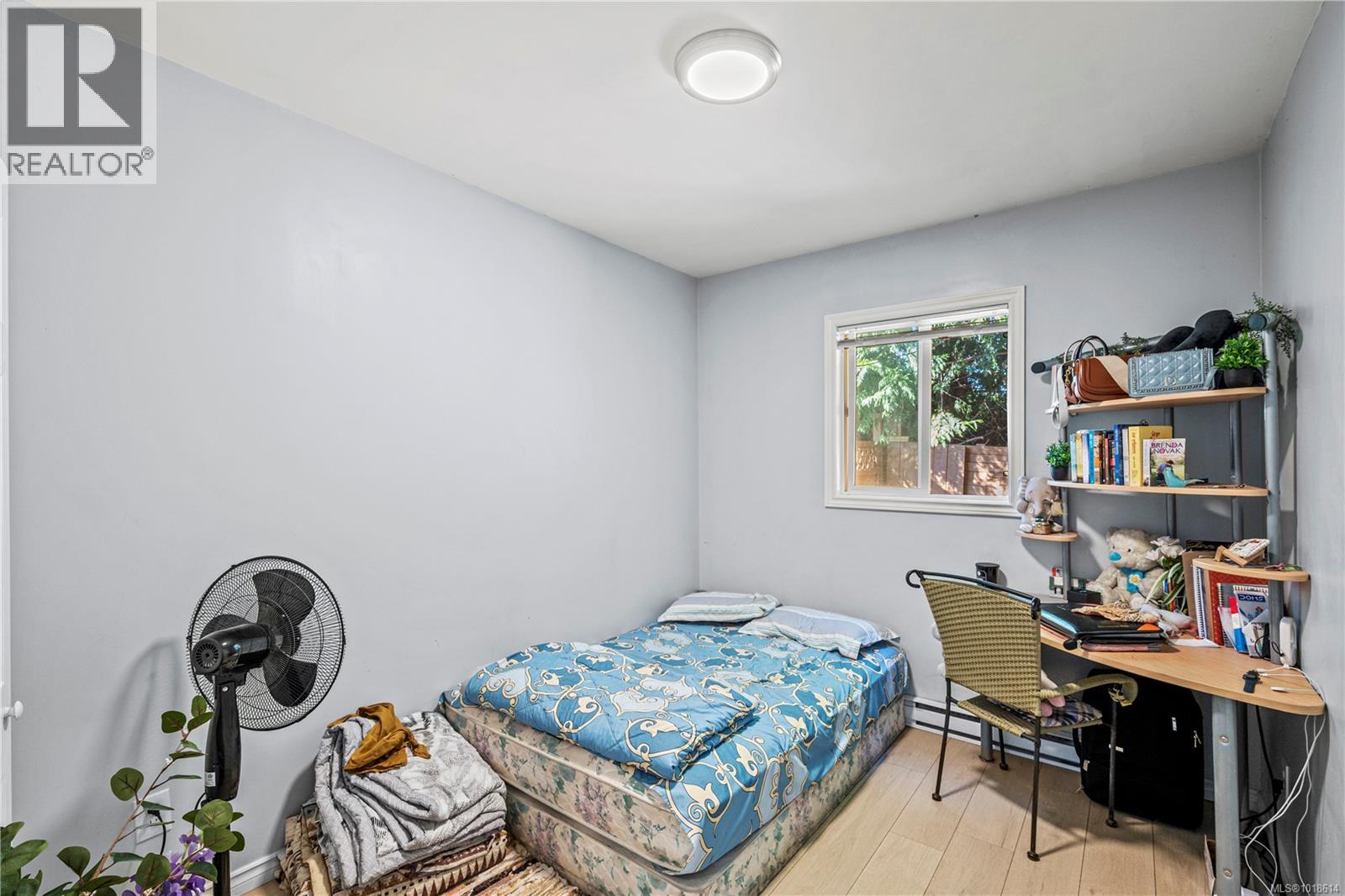 Single Family House Westcoast for Sale in  Viewmont Ave Saanich 