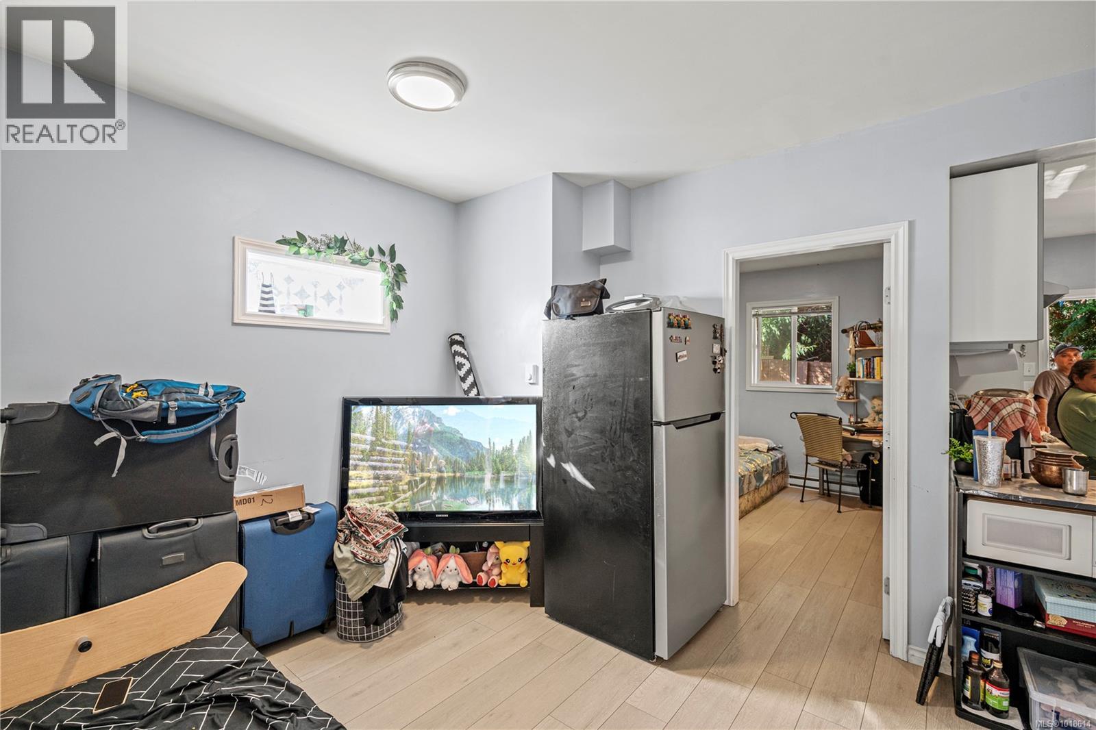 Single Family House Westcoast for Sale in  Viewmont Ave Saanich 