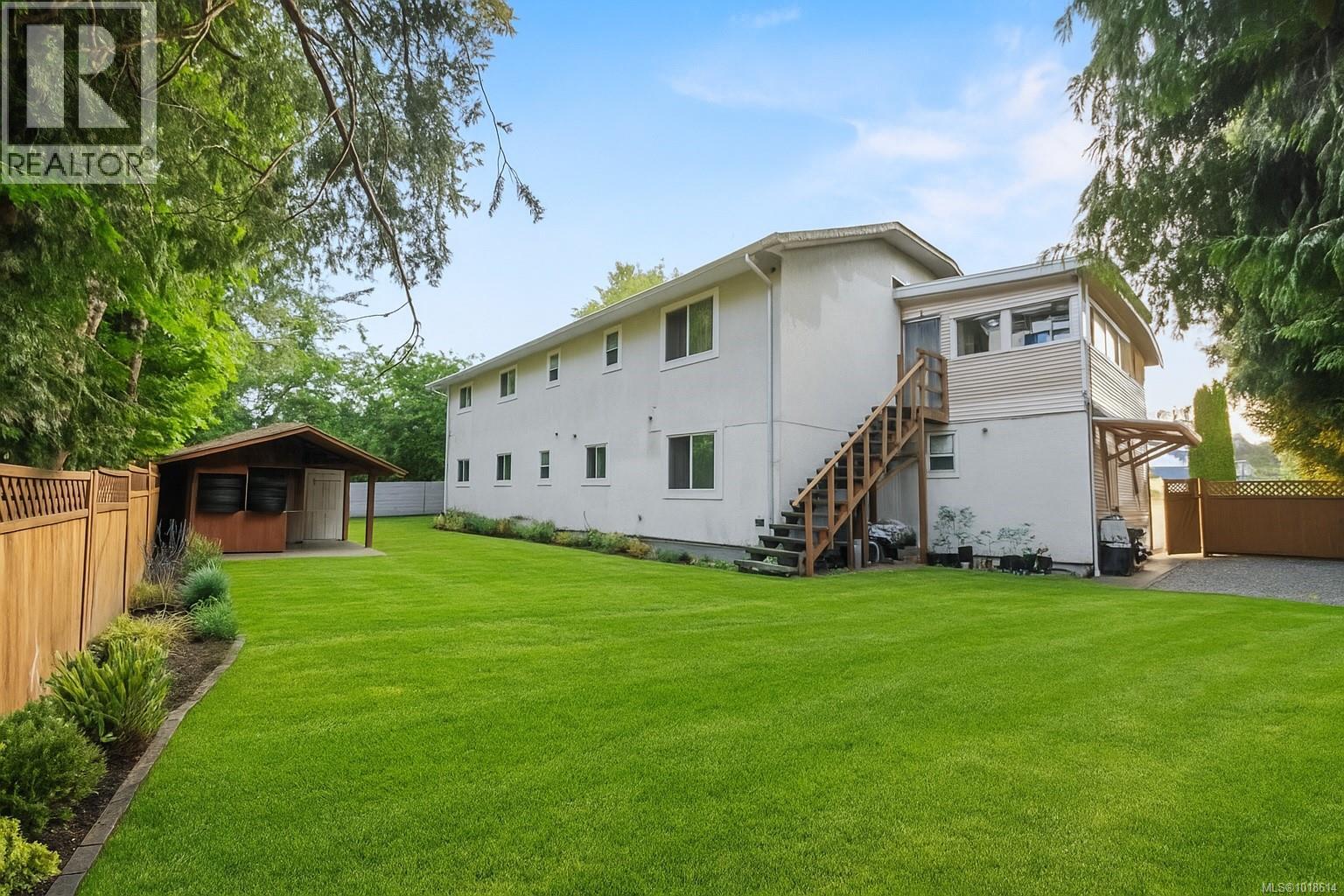 Single Family House Westcoast for Sale in  Viewmont Ave Saanich 