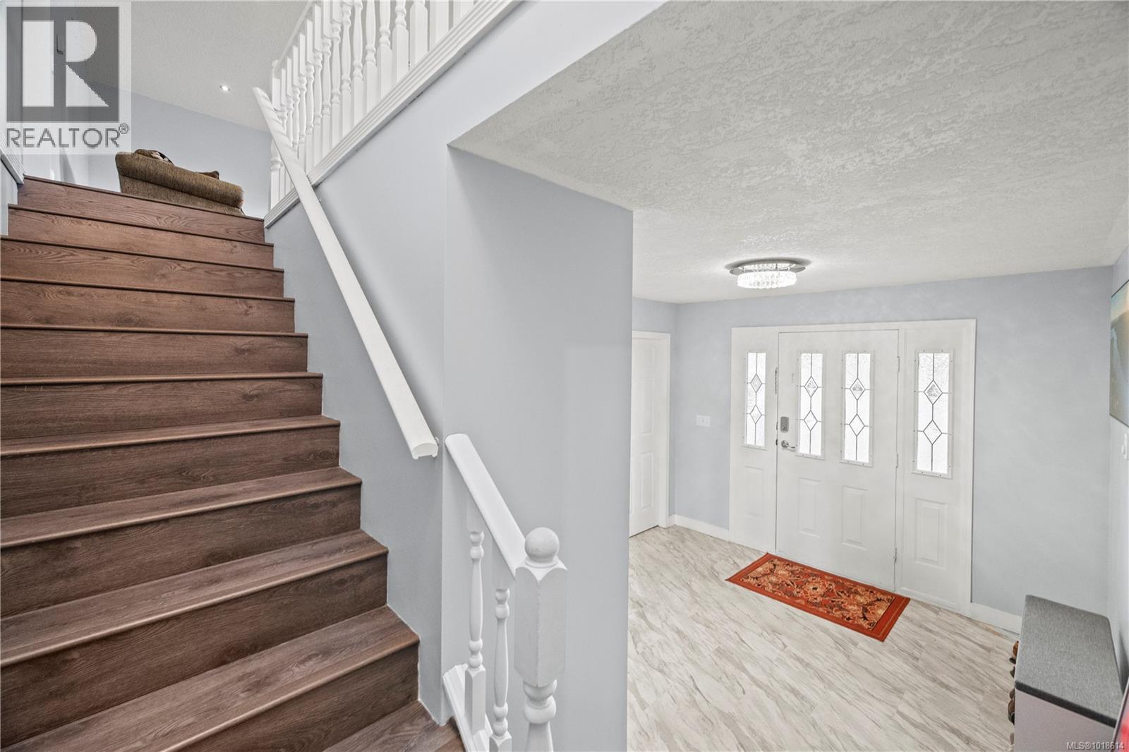 Single Family House Westcoast for Sale in  Viewmont Ave Saanich 