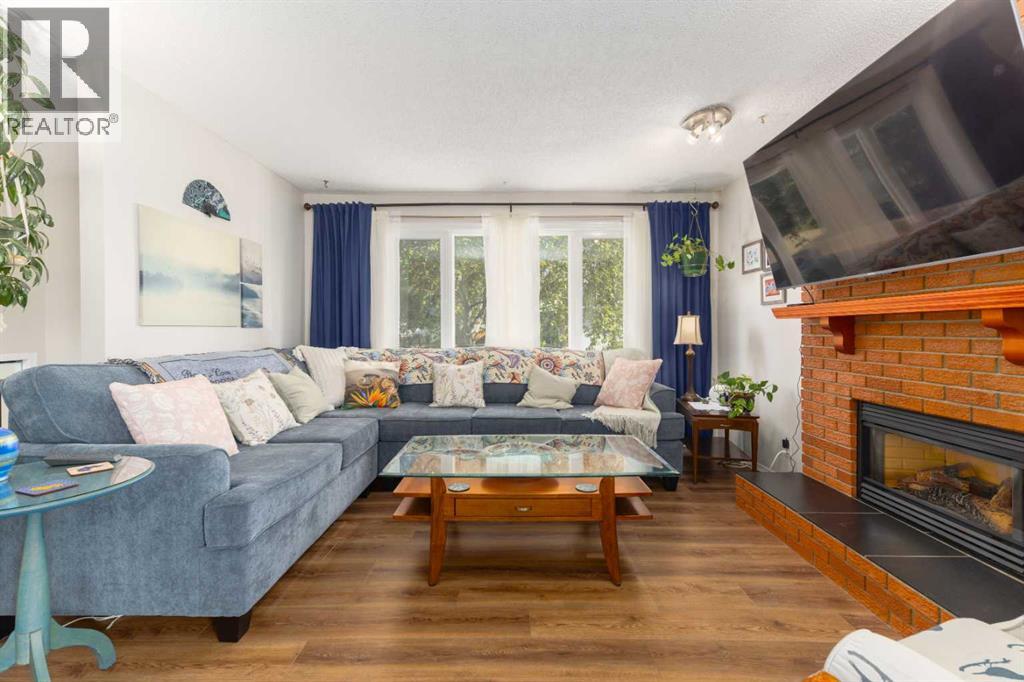 Single Family House Bi-level for Sale in  Whitlock Close NE Whitehorn Calgary 