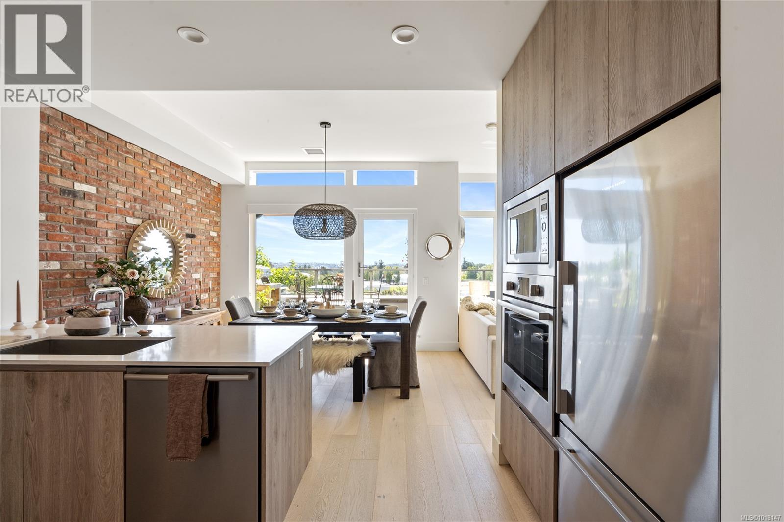 503 1216 Carlisle Ave, Esquimalt