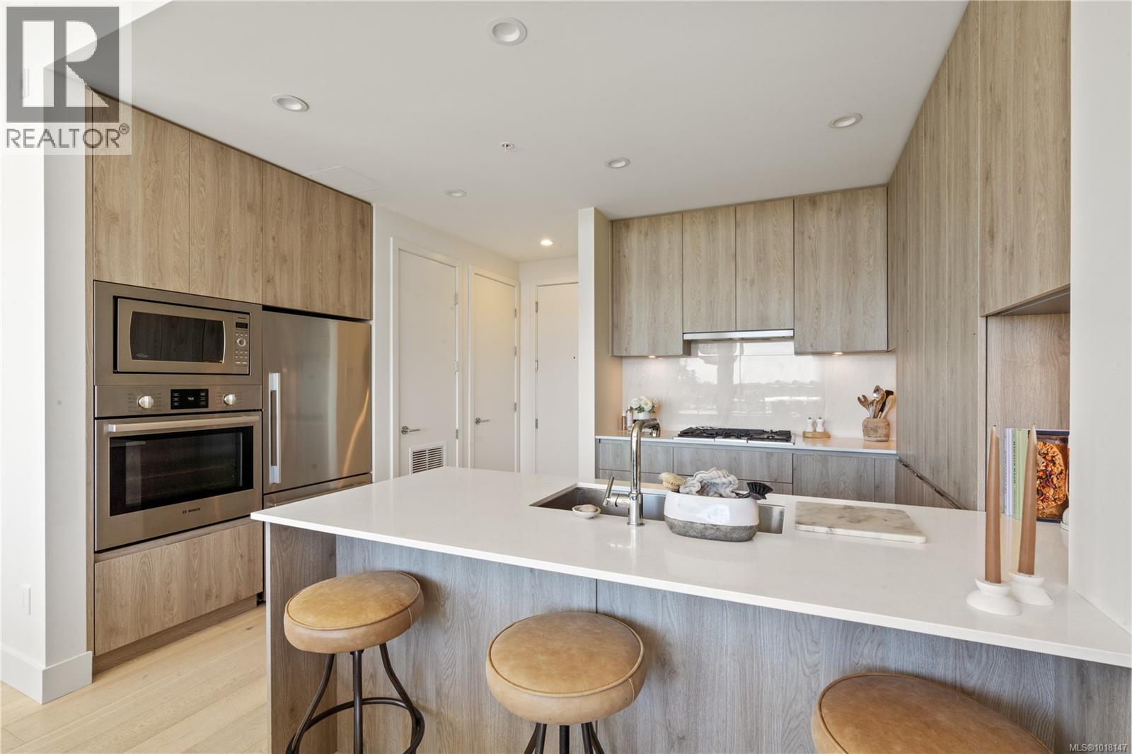 503 1216 Carlisle Ave, Esquimalt