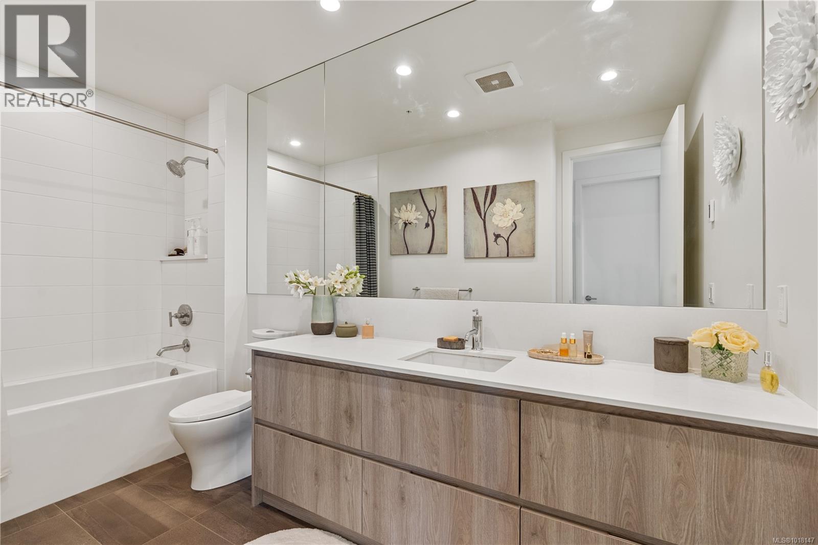 503 1216 Carlisle Ave, Esquimalt