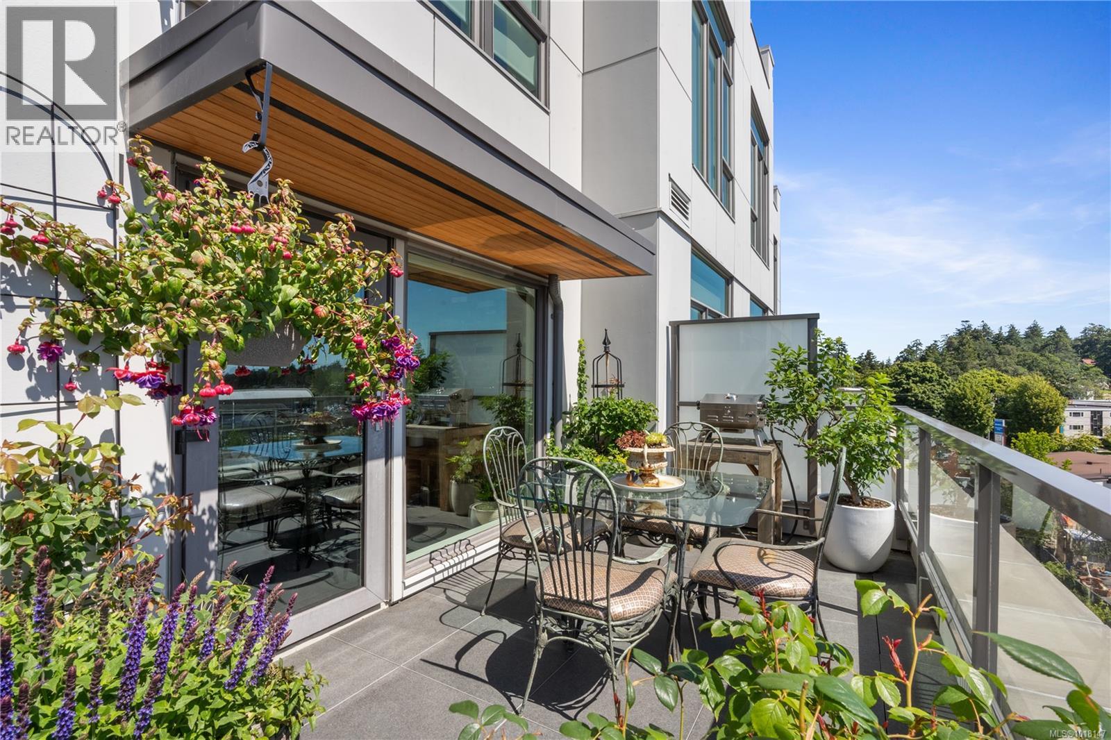 503 1216 Carlisle Ave, Esquimalt