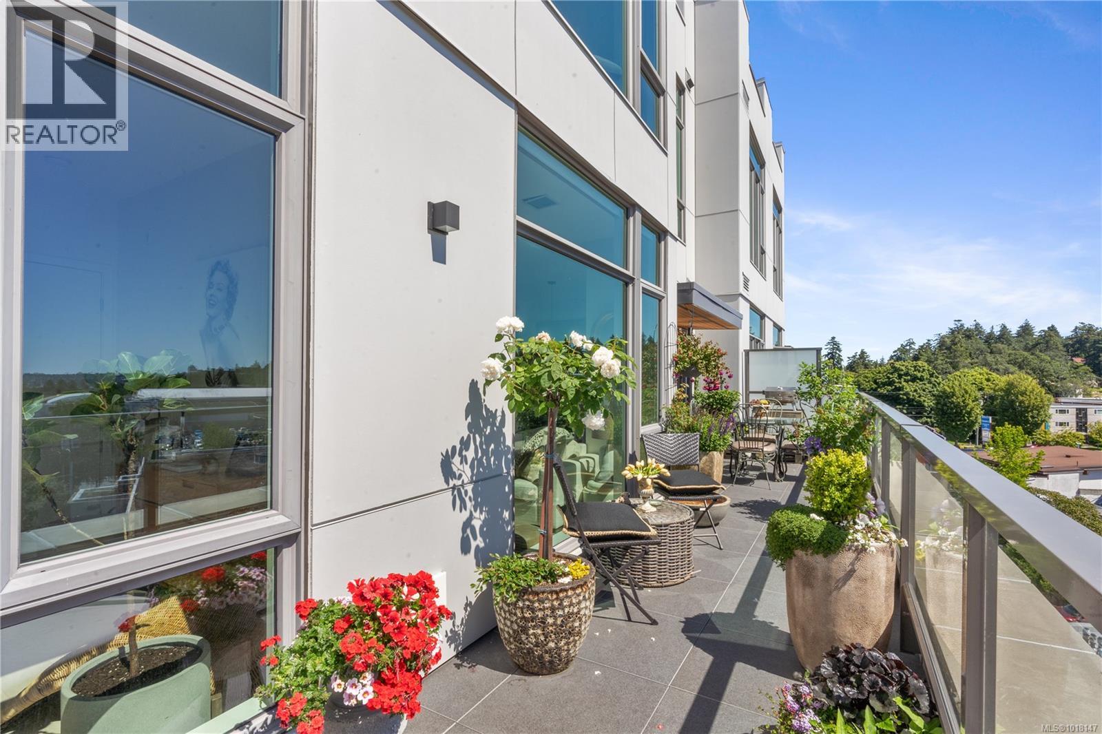 503 1216 Carlisle Ave, Esquimalt