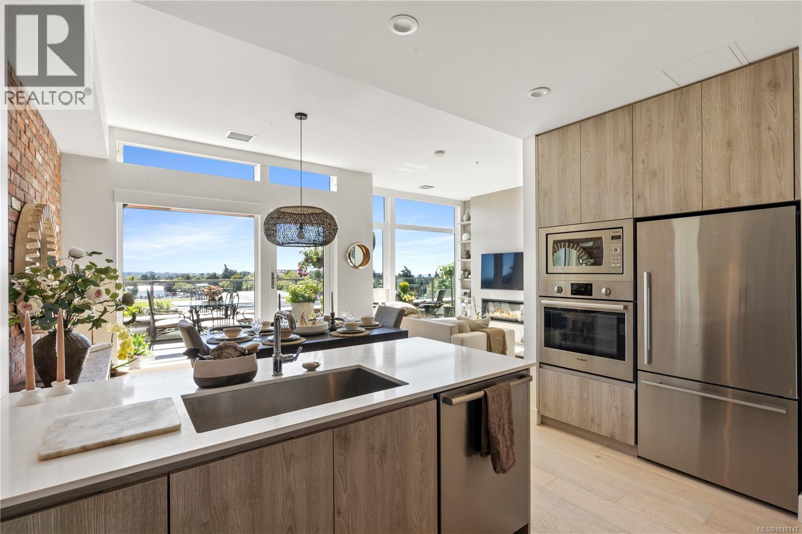 503 1216 Carlisle Ave, Esquimalt