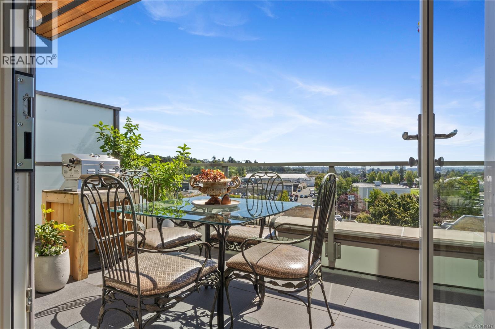 503 1216 Carlisle Ave, Esquimalt