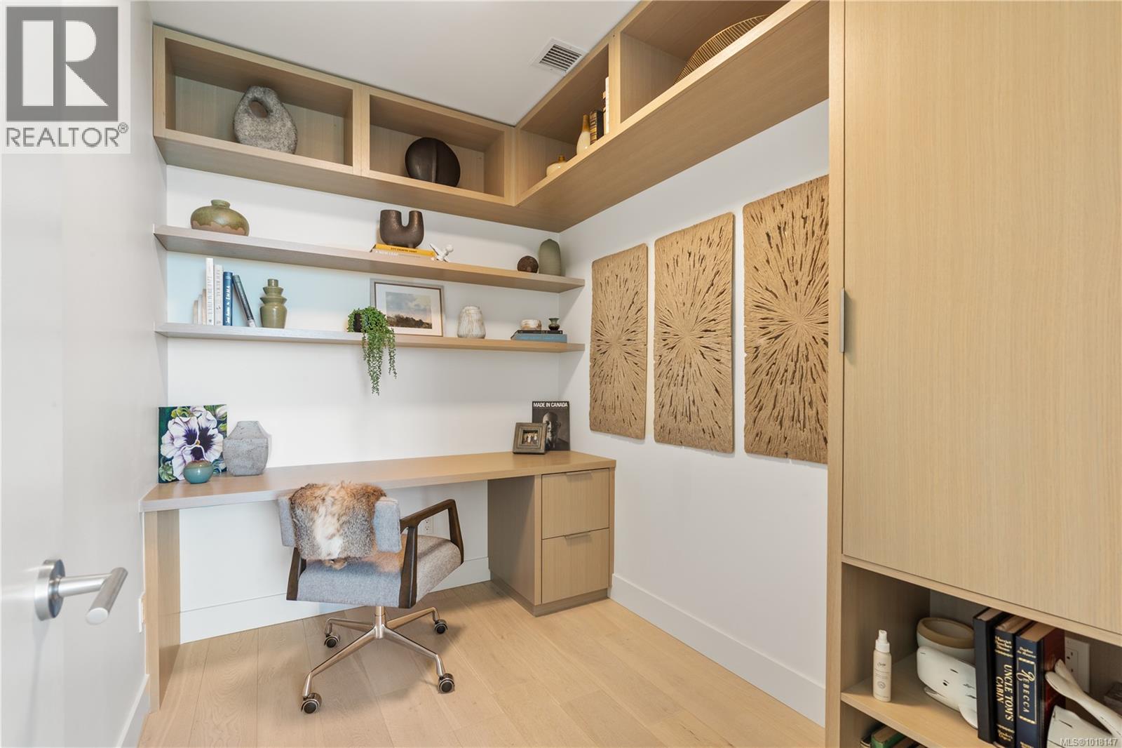 503 1216 Carlisle Ave, Esquimalt