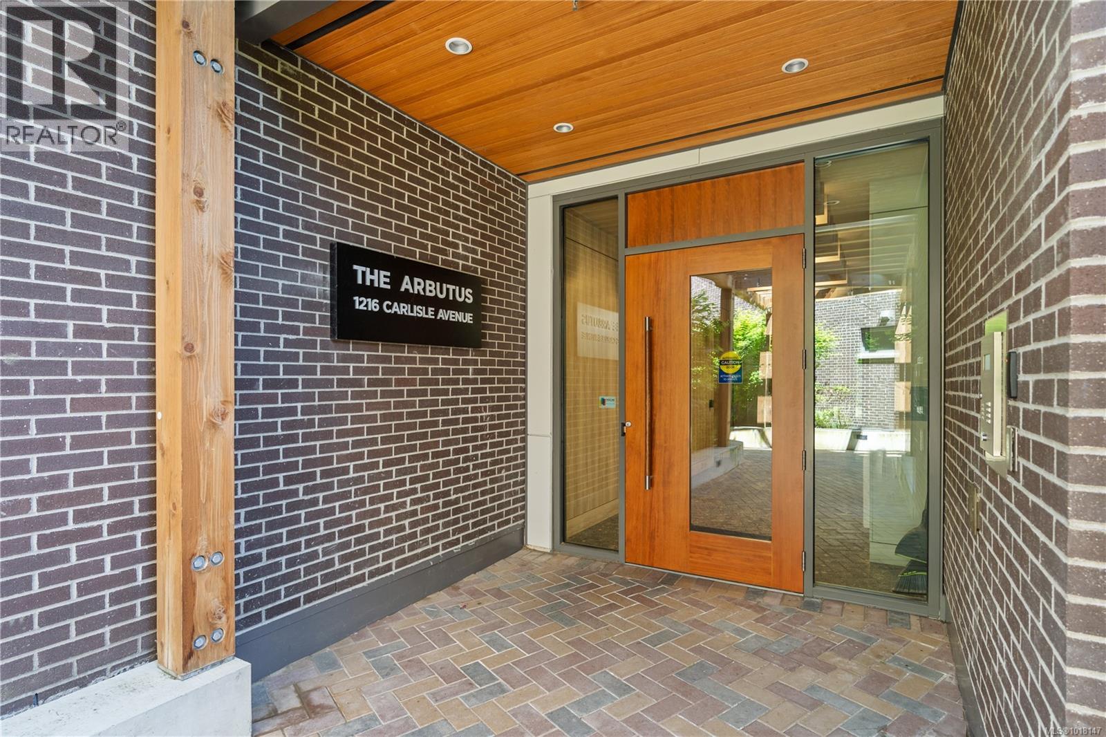 503 1216 Carlisle Ave, Esquimalt