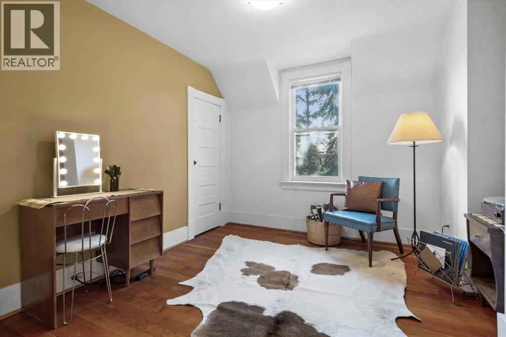 Single Family House for Sale in   Avenue NW Sunnyside Calgary 