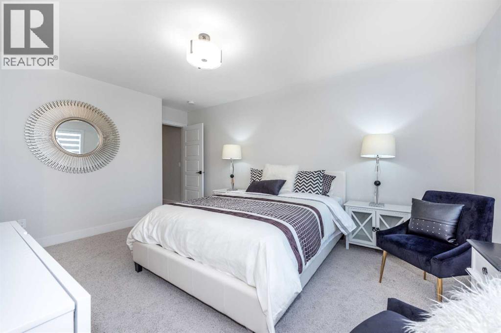 Single Family House for Sale in    Avenue  NW West Hillhurst Calgary 