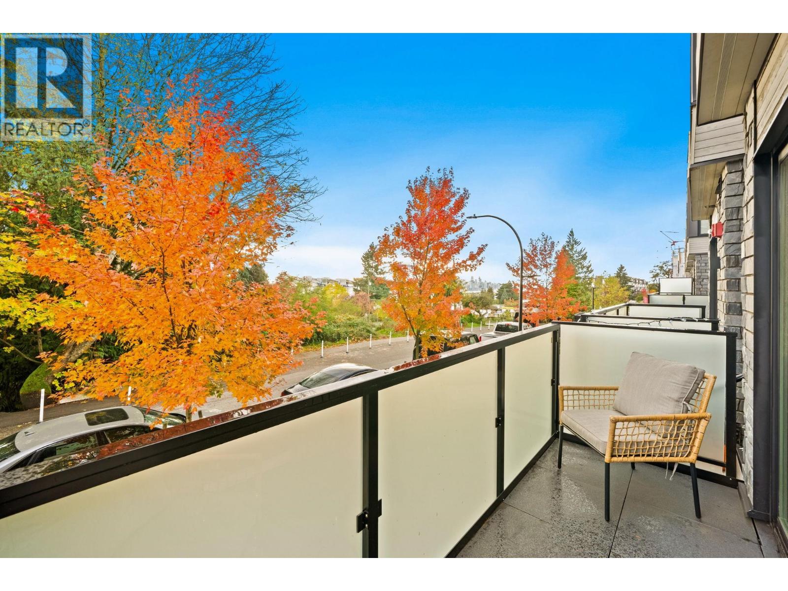 107 650 E 2ND STREET, North Vancouver