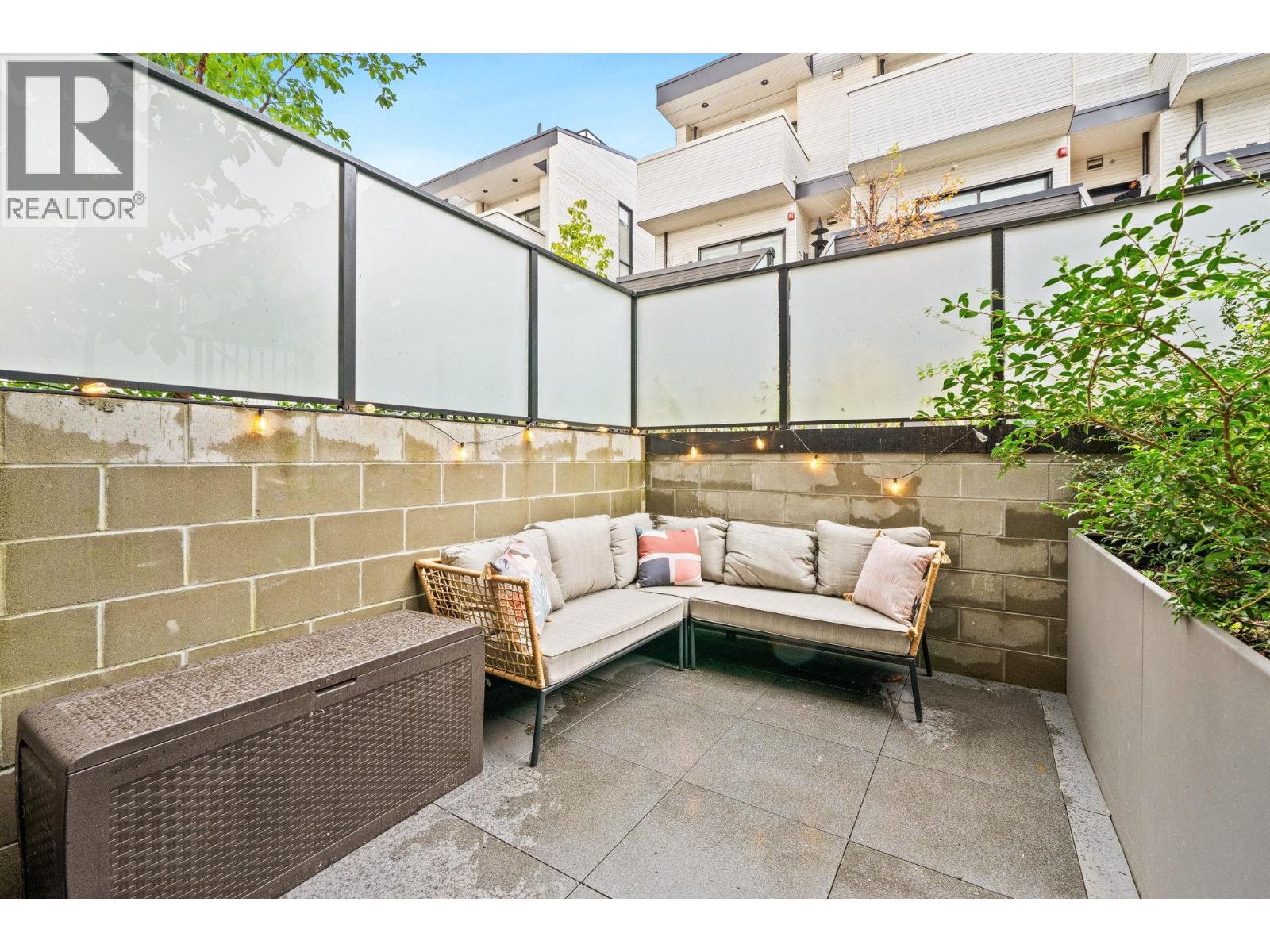 107 650 E 2ND STREET, North Vancouver