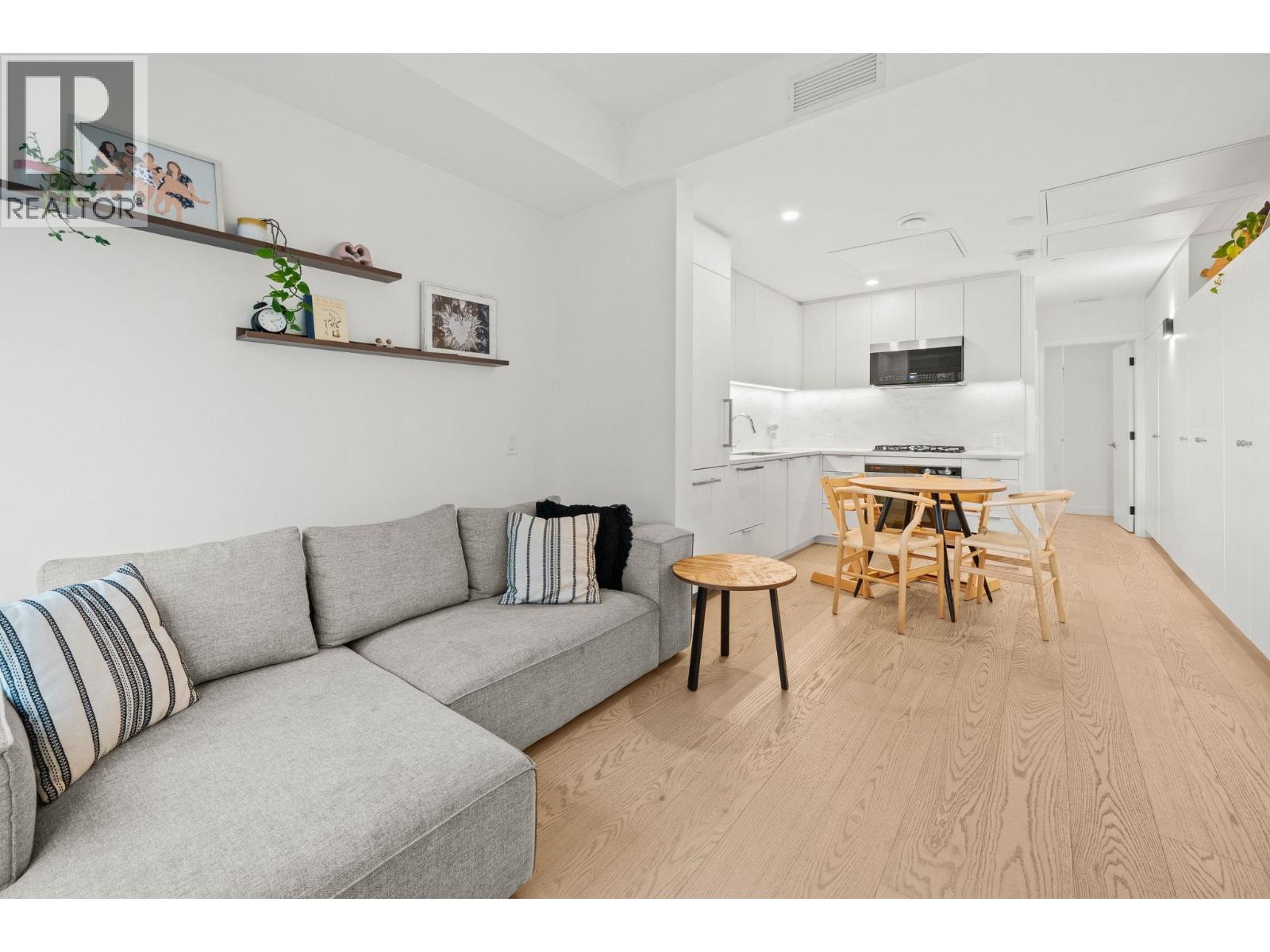 107 650 E 2ND STREET, North Vancouver