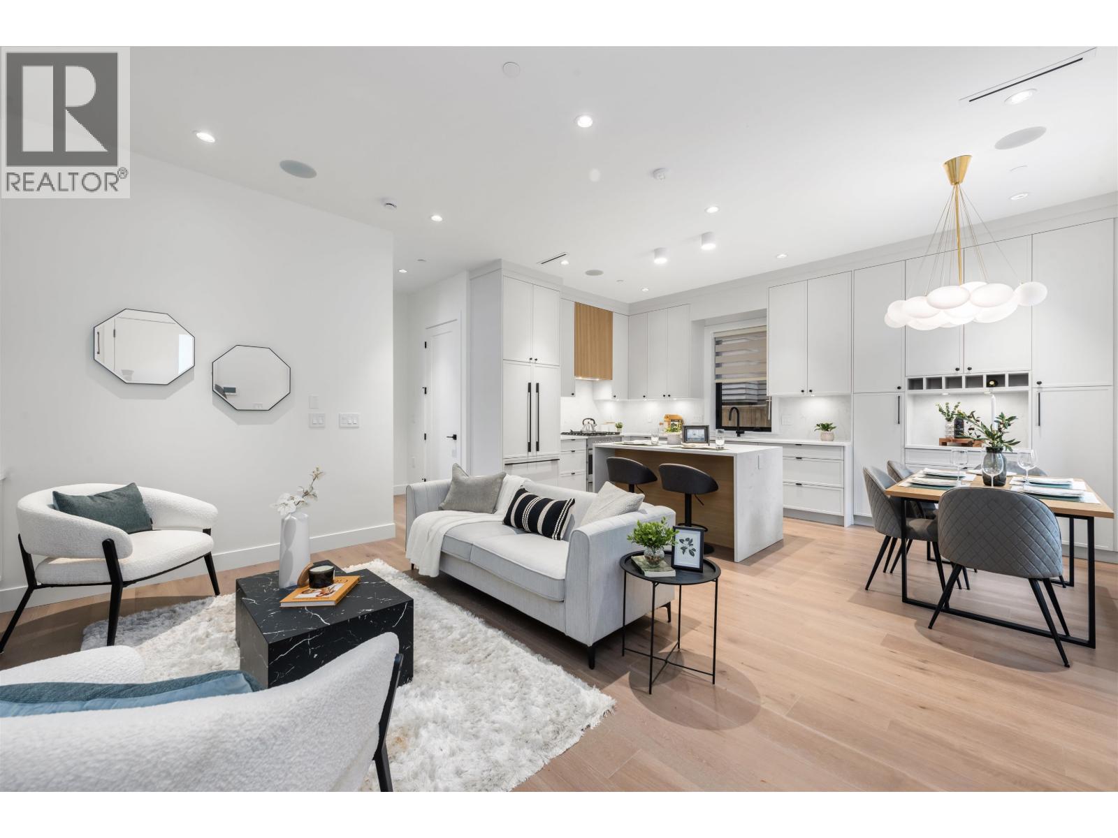 1 878 E 37 AVENUE, Vancouver