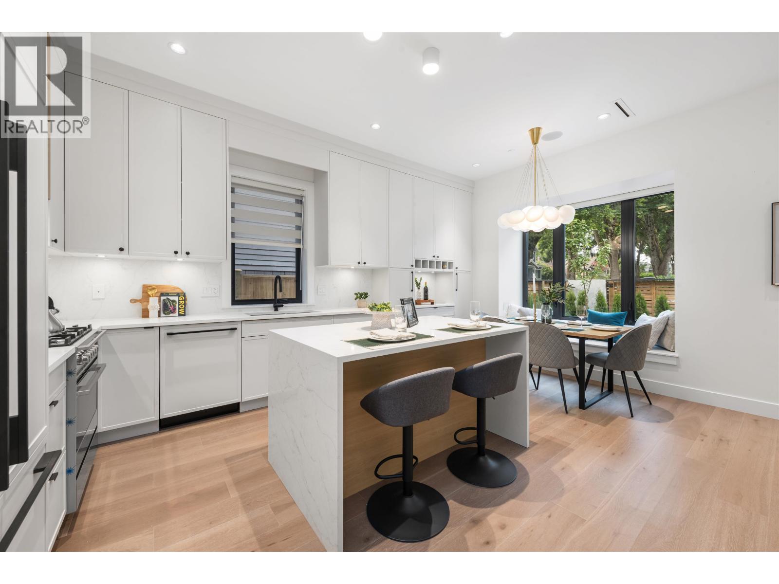 1 878 E 37 AVENUE, Vancouver