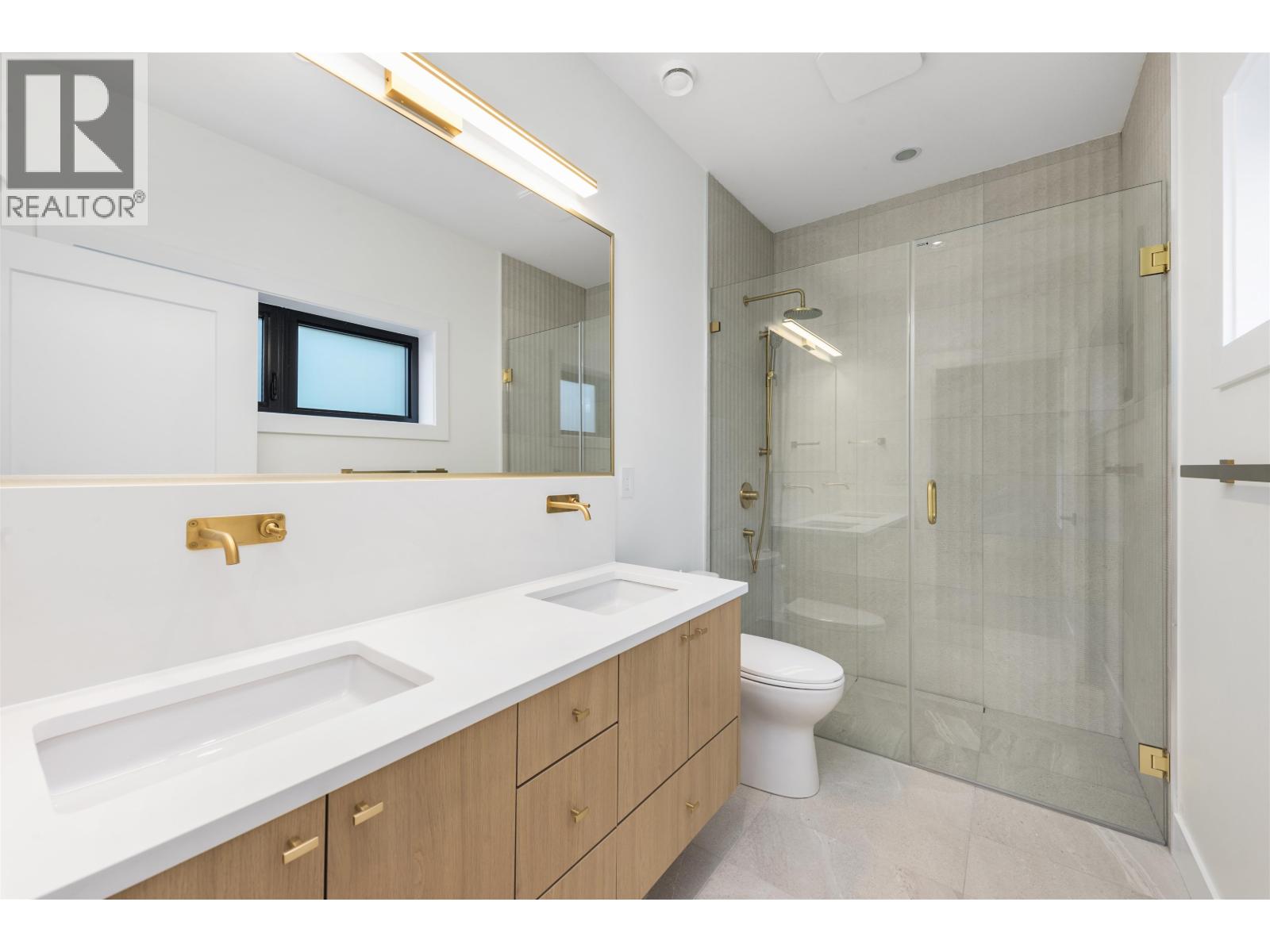 1 878 E 37 AVENUE, Vancouver