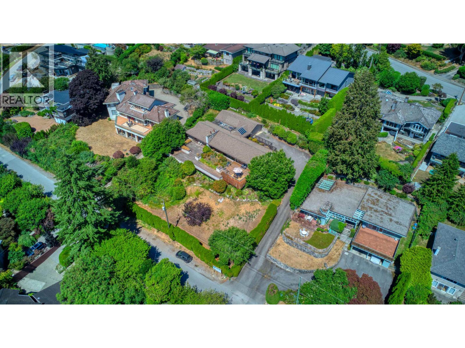2235 PALMERSTON AVENUE, West Vancouver