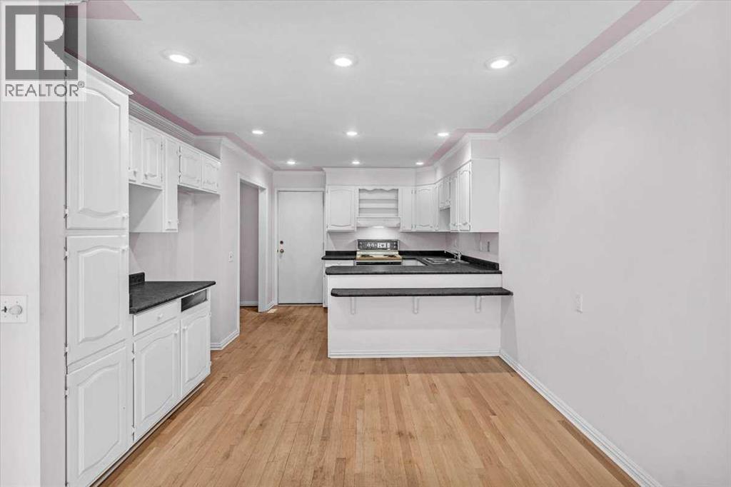 Single Family House for Sale in   Varsity Estates Drive NW Varsity Calgary 