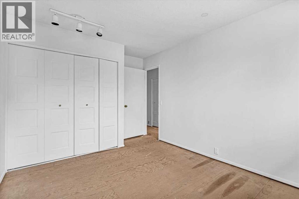 Single Family House for Sale in   Varsity Estates Drive NW Varsity Calgary 