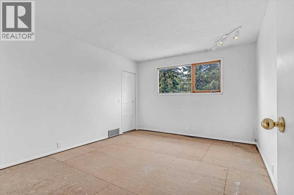 Single Family House for Sale in   Varsity Estates Drive NW Varsity Calgary 