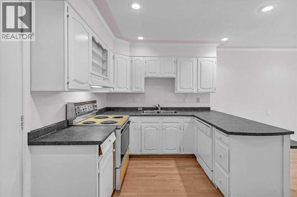 Single Family House for Sale in   Varsity Estates Drive NW Varsity Calgary 