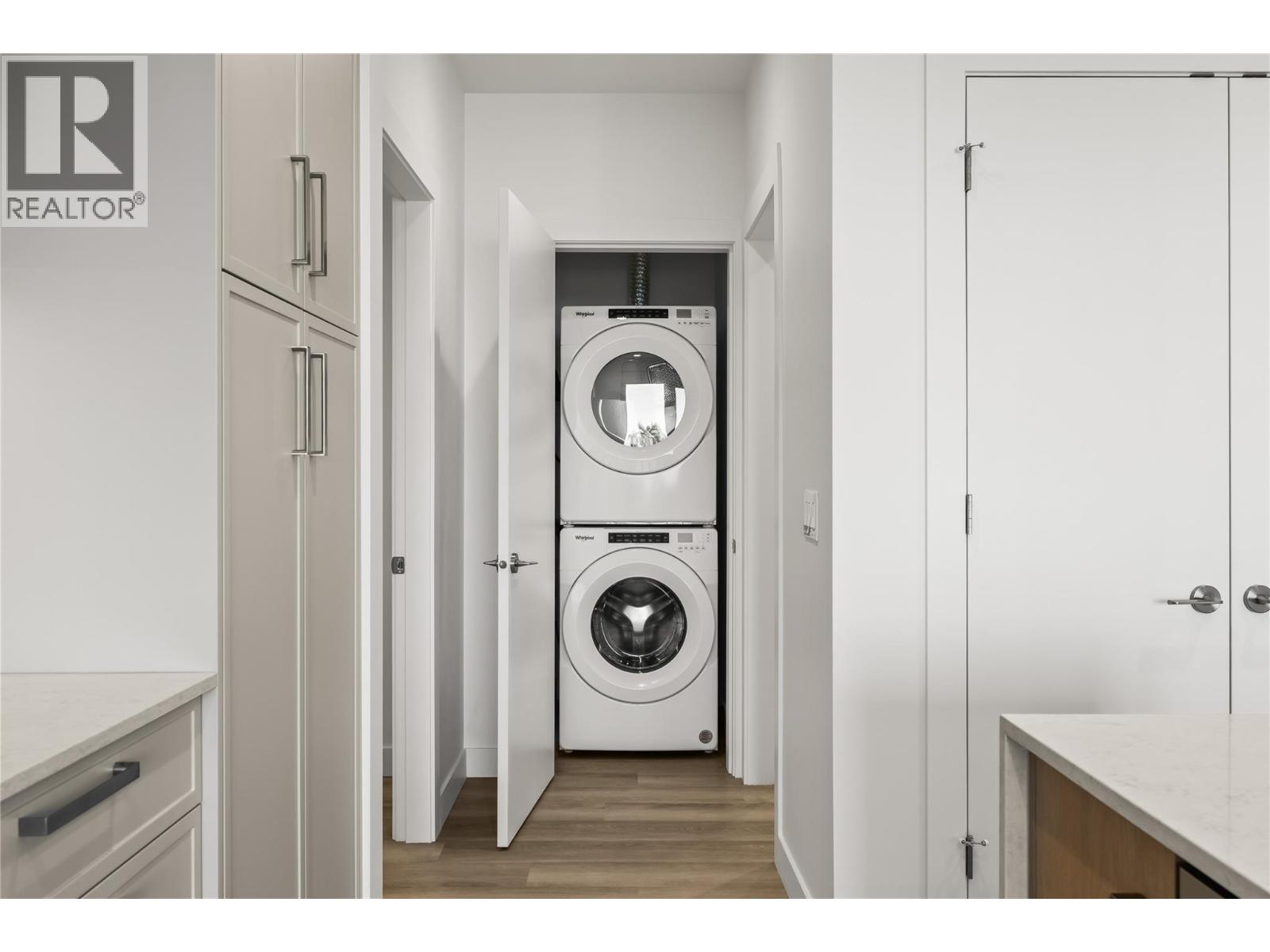 306 3340 Lakeshore Drive, Kelowna