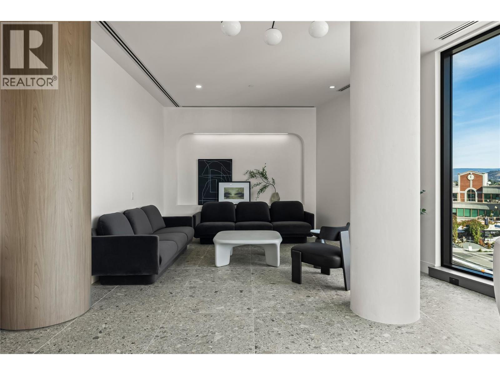 306 3340 Lakeshore Drive, Kelowna