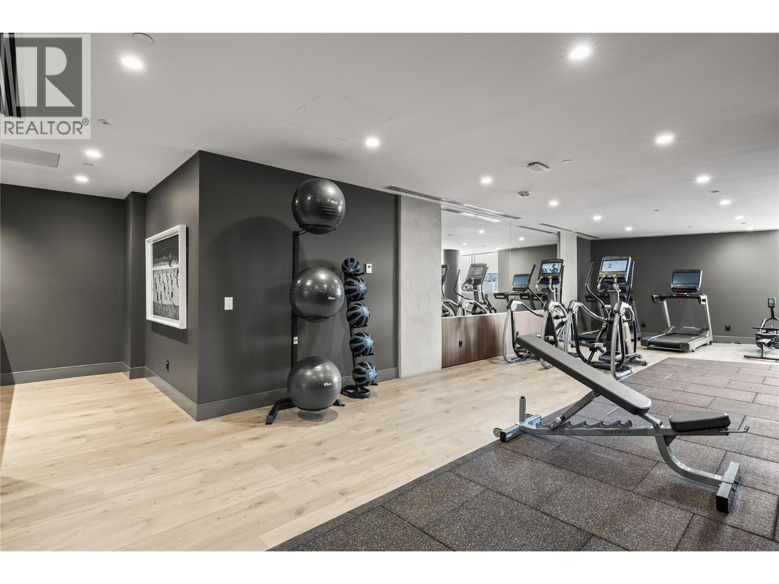 306 3340 Lakeshore Drive, Kelowna