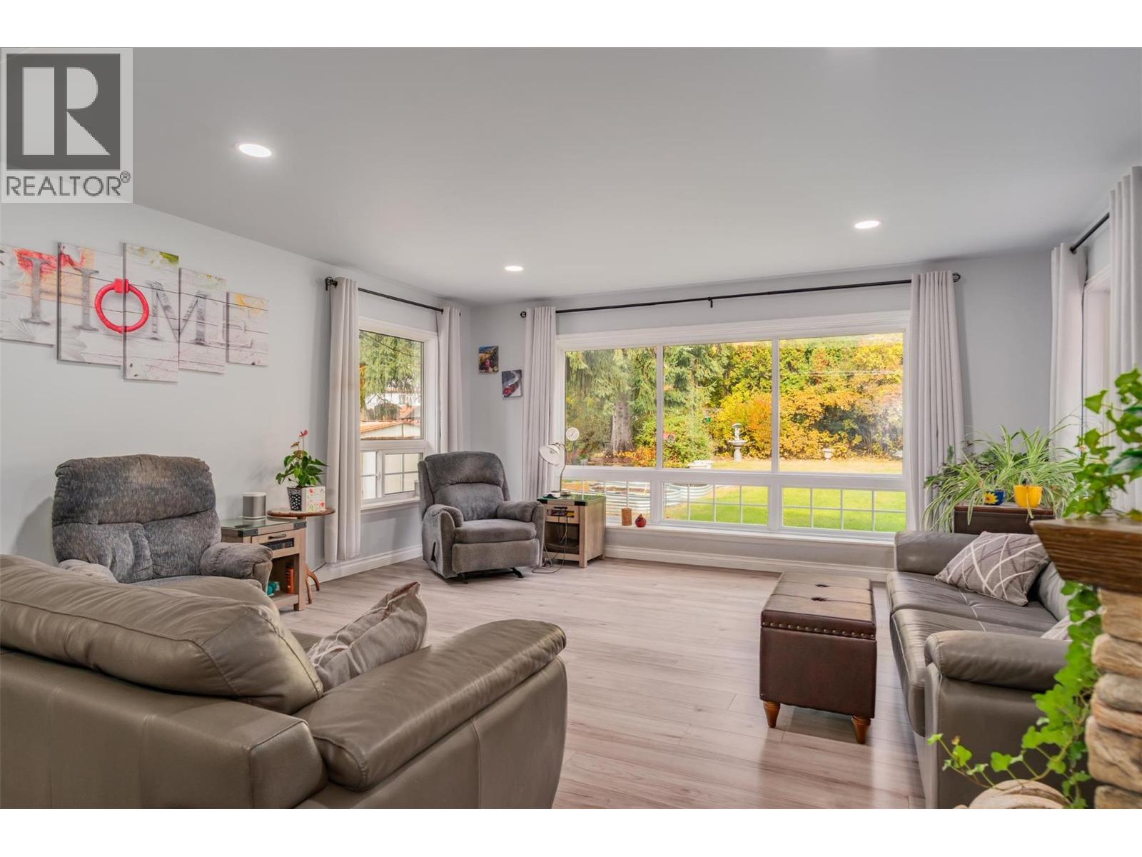 8329 Highway 3B, Trail