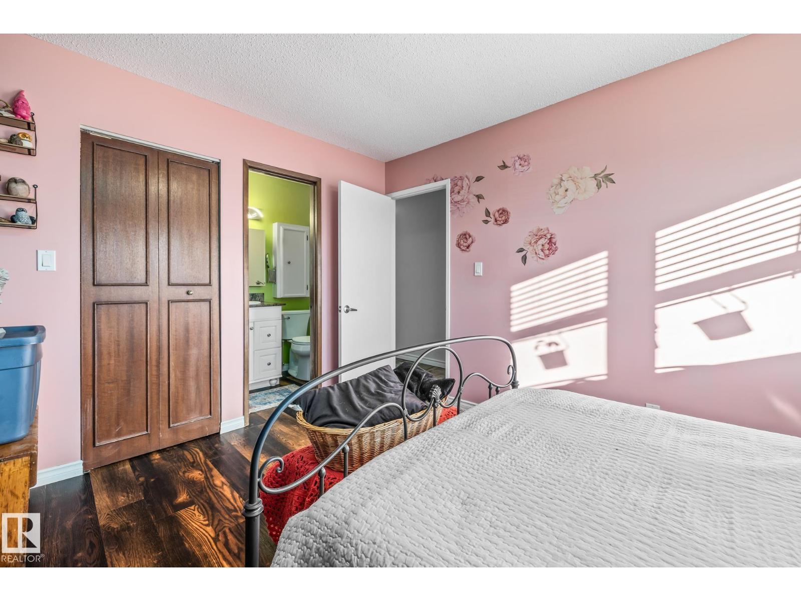 Single Family House Bungalow for Sale in   AV NW Edmonton 