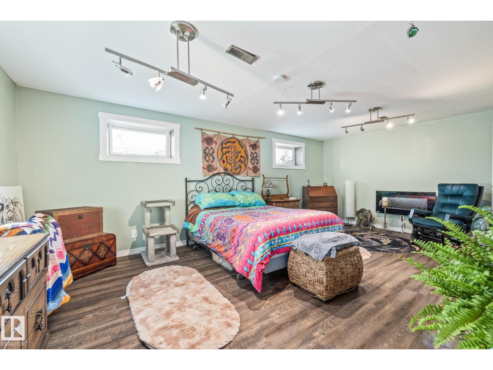 Single Family House Bungalow for Sale in   AV NW Edmonton 