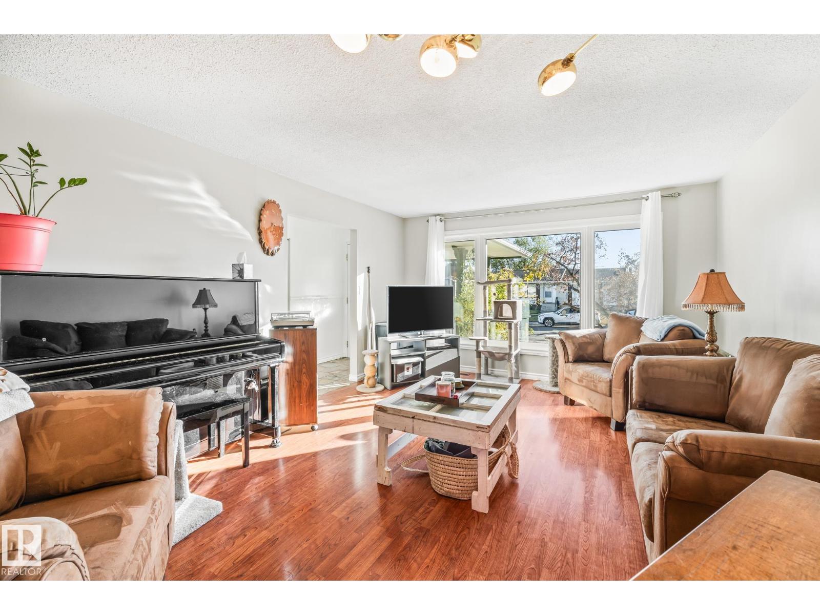 Single Family House Bungalow for Sale in   AV NW Edmonton 