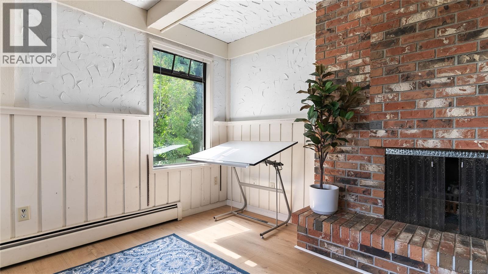  2059 Saltair Place, Saanich