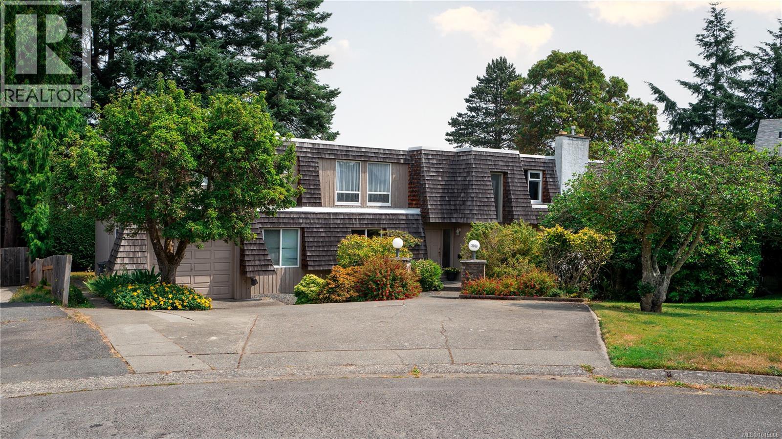  2059 Saltair Place, Saanich