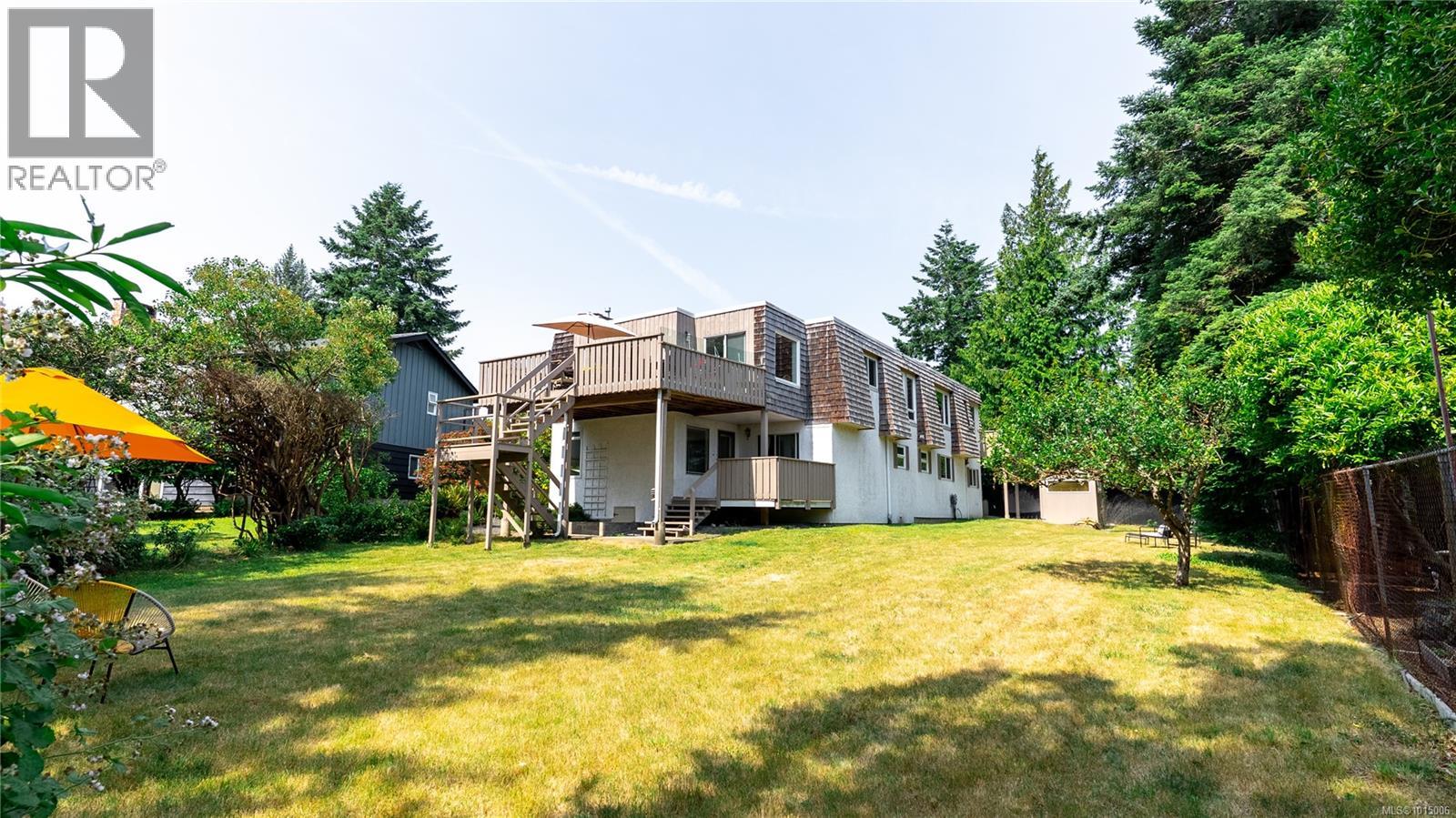  2059 Saltair Place, Saanich