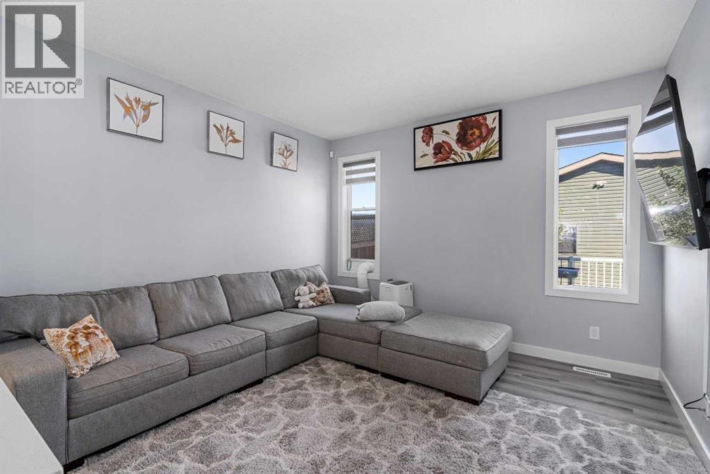 Single Family House for Sale in  Evanston Hill NW Evanston Calgary 