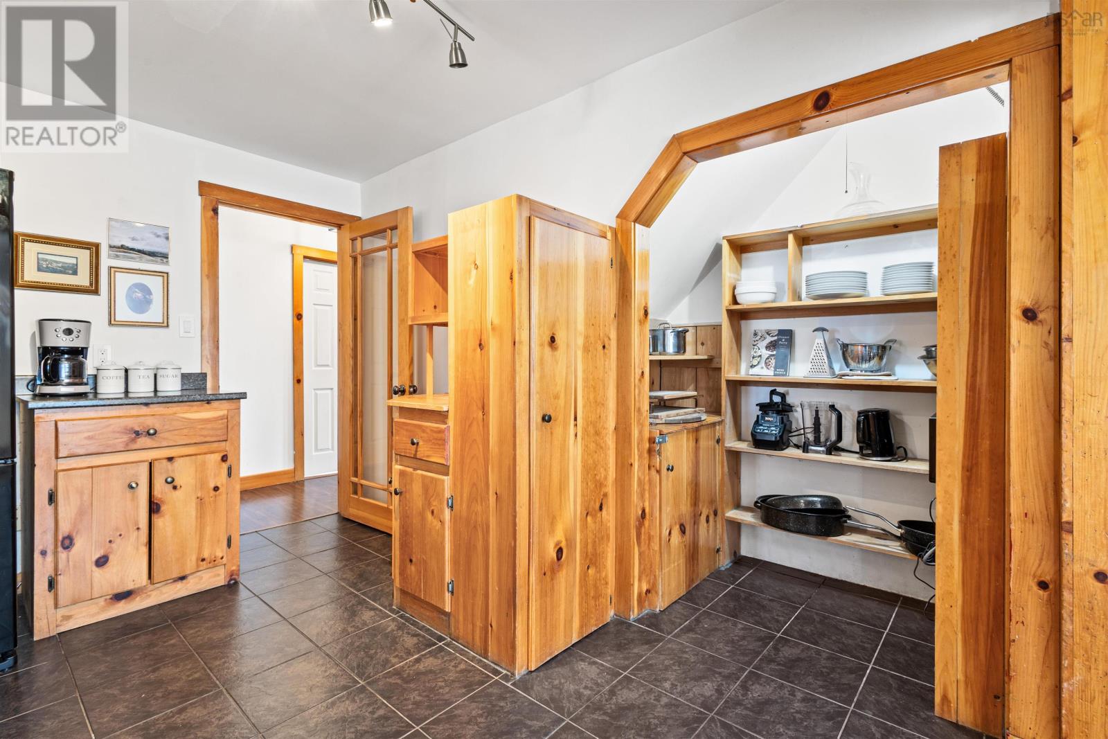 Property 17 of 38 of 202 Gaspereau Avenue