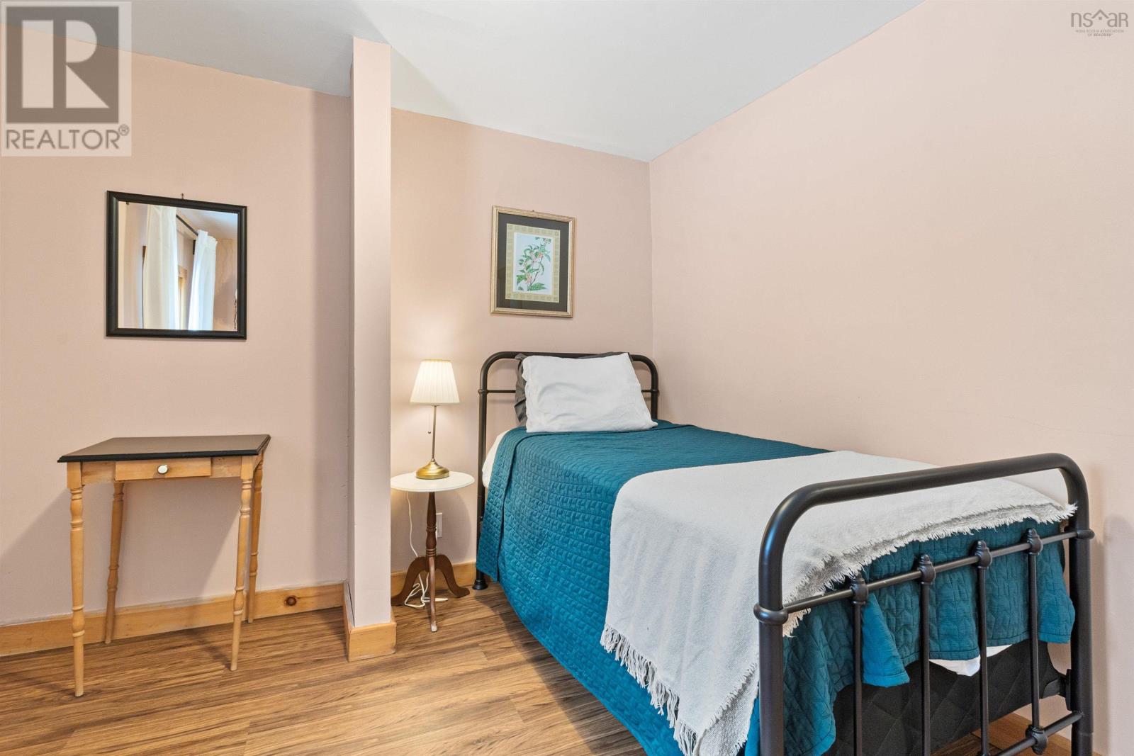 Property 21 of 38 of 202 Gaspereau Avenue