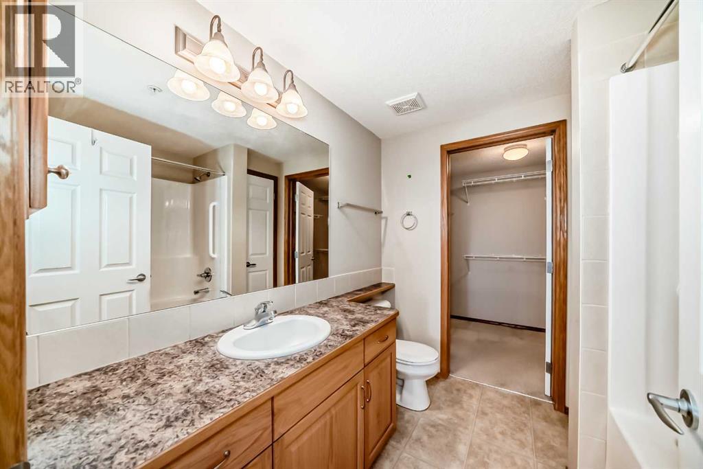 Single Family House for Sale in   Everstone Drive SW Evergreen Calgary 