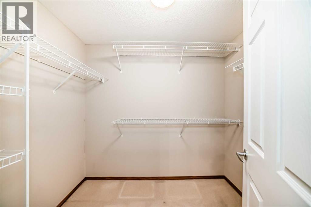 Single Family House for Sale in   Everstone Drive SW Evergreen Calgary 