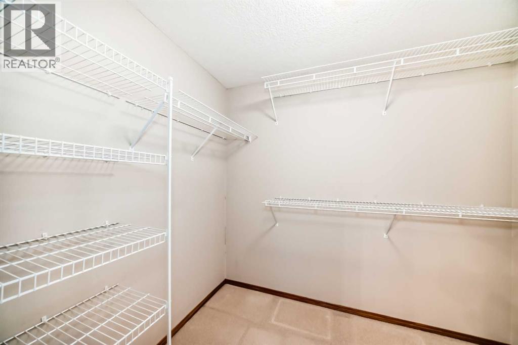 Single Family House for Sale in   Everstone Drive SW Evergreen Calgary 